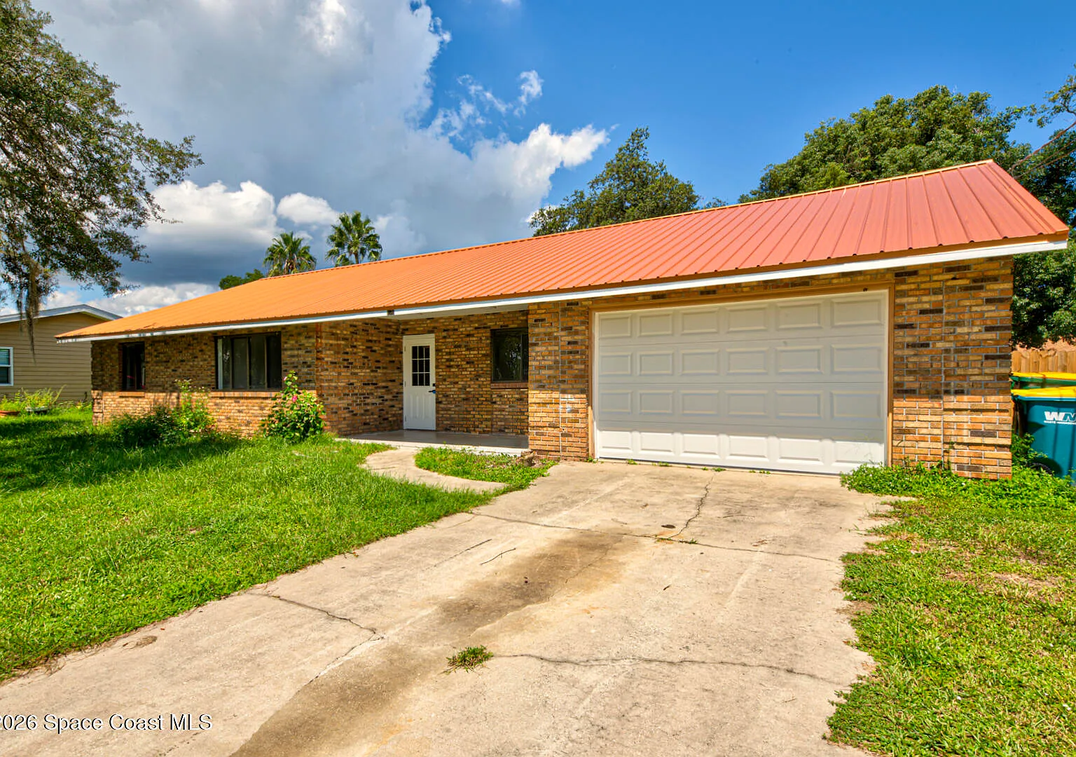 4 bed, 2.0 bath, 1764 sqft, $2,550 — Photo 2