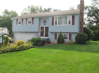 13 Loomis Ln, Bristol, CT 06010