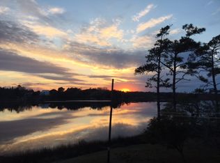 422 Batson Rd, Hampstead, NC 28443