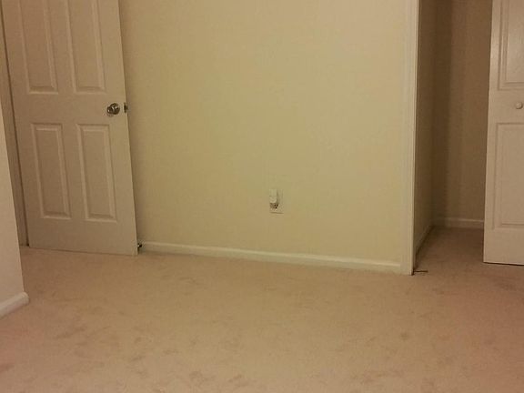 5th image of 2424 Woodstock Ave
