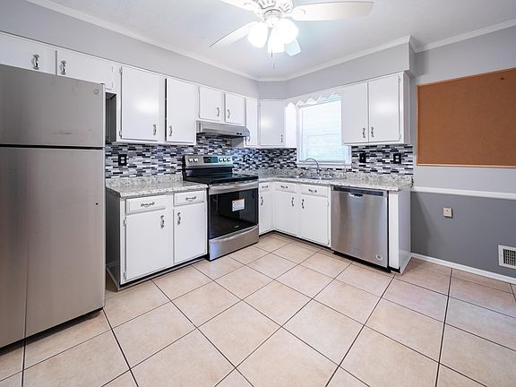 3rd image of 4616 Vinita Way