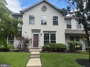 8 Woodbrook Dr, Mantua, NJ 08051