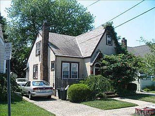 1st image of 999 Phoebe St