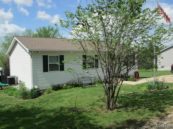 427 Colby St, Bourbon, MO 65441