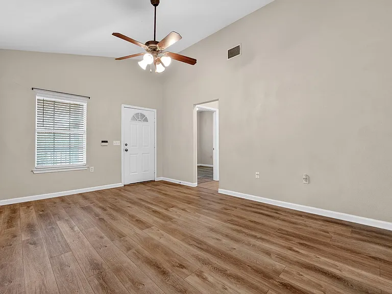 5625 Signal Point — Photo 9