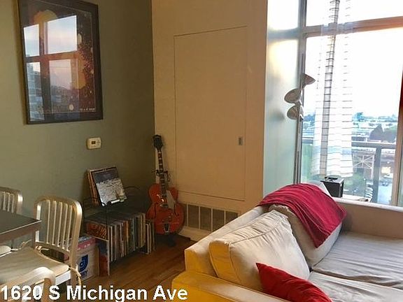 4th image of 1620 S Michigan Ave Unit 515