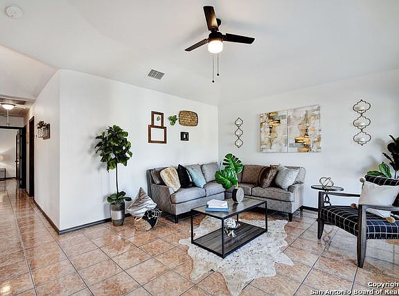 4th image of 5438 Justo St