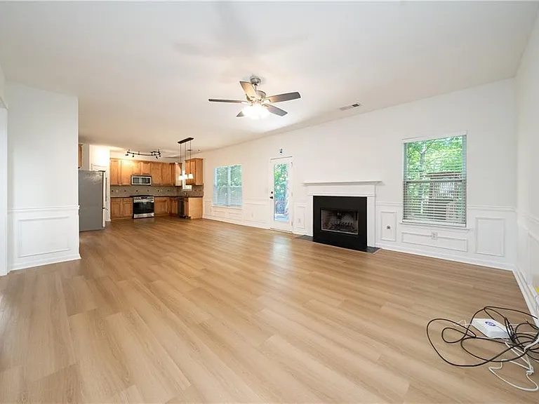 715 Moonlight Way — Photo 16