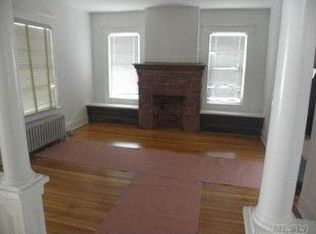 924 E Main St, Riverhead, NY 11901
