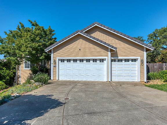 3rd image of 803 Nott Ct