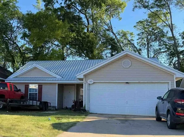 147 Maple Leaf Ln, Moundville, AL 35474
