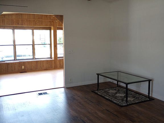 4th image of 832 Oleander Cir