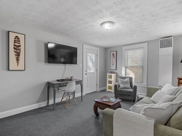 65 S Elm St, Manchester, NH