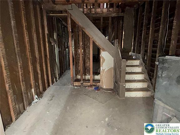 3rd image of 115 1/2 N 3rd St