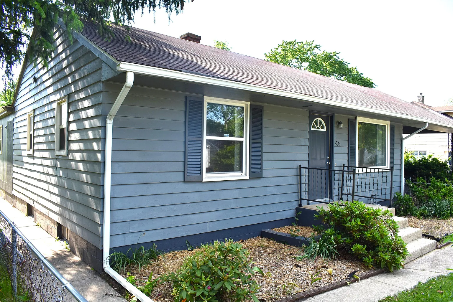 230 Ridgeland Ave photo 1