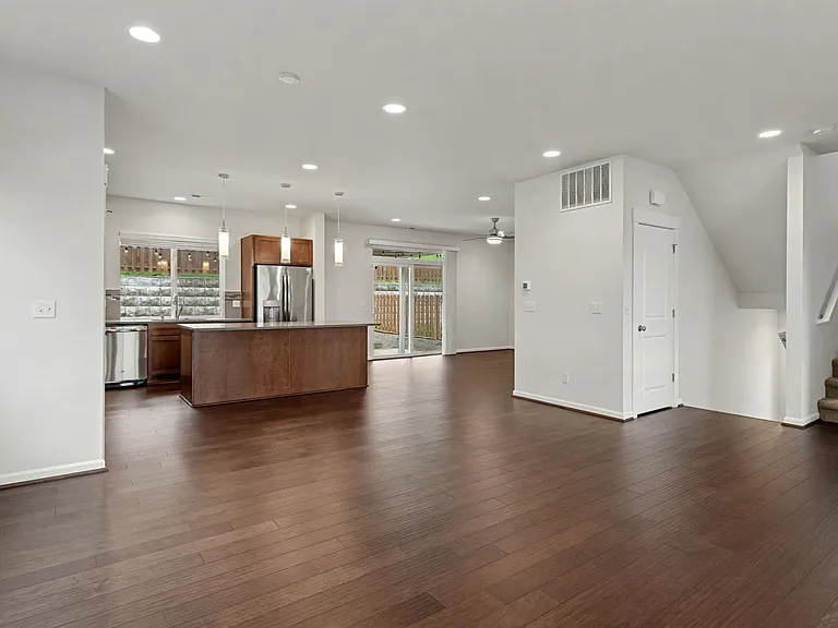 20024 90th Pl S — Photo 3