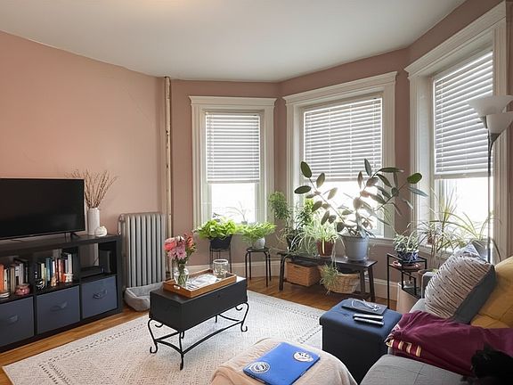 2nd image of 1332 Commonwealth Ave #2A