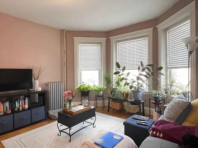 1332 Commonwealth Ave #2A — Photo 2