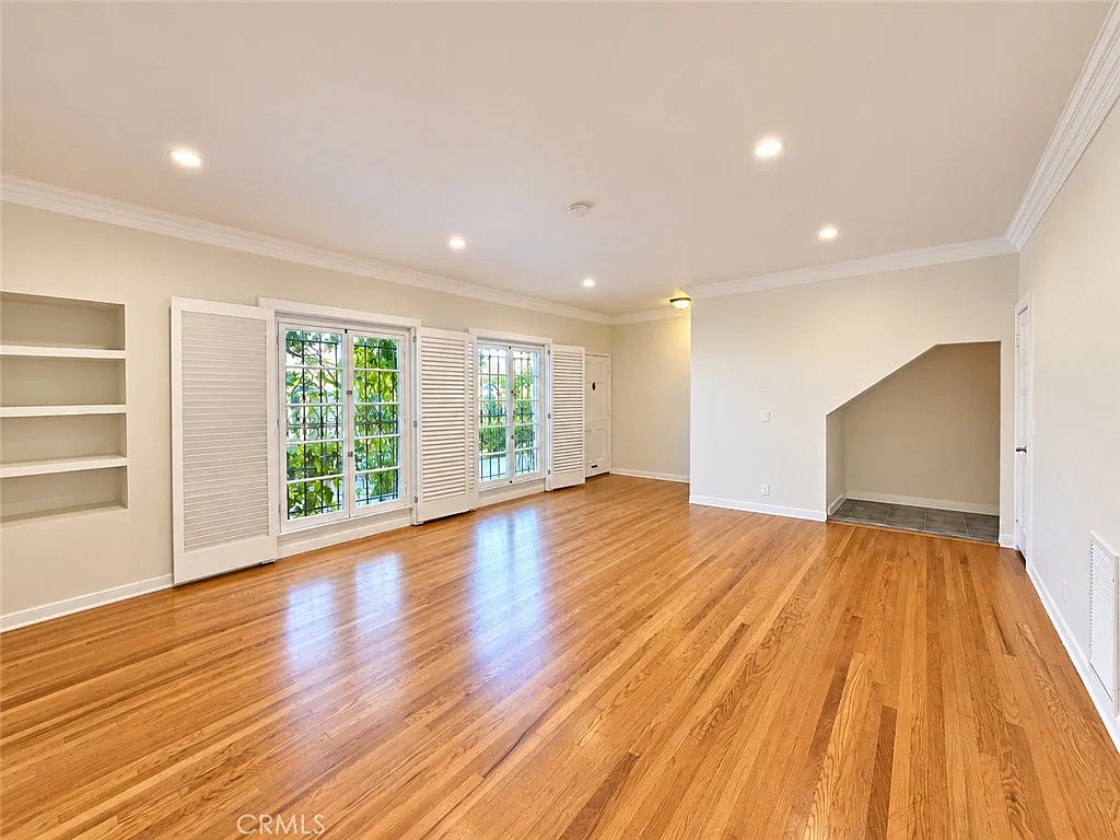 2 bed, 1250 sqft, $3,195 — Photo 2