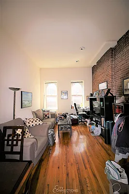 Rented by City Connections Realty | media 74