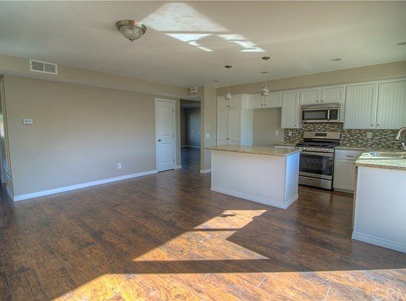 3rd image of 6816 Opal St