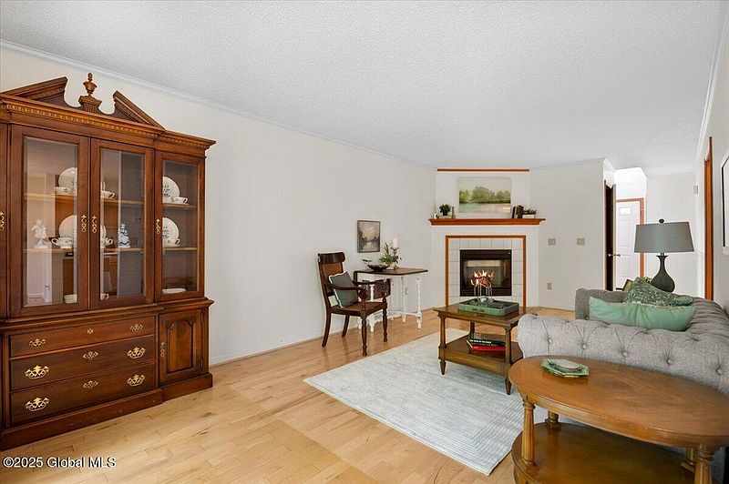2nd image of 38 Woodside Drive