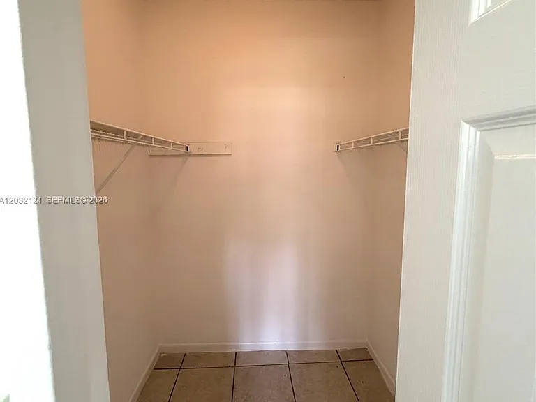 1701 NW 96th Ter #1J — Photo 11