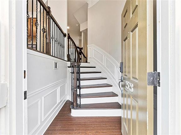 3rd image of 2528 Ashwicke Dr Unit 30