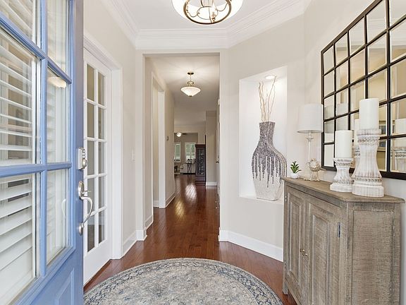 5th image of 1136 Frewin St