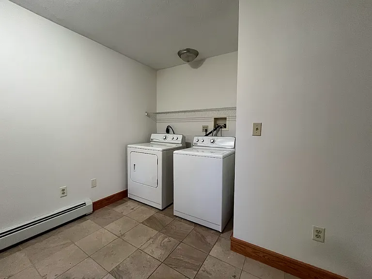 25 Greenman Ave #1 — Photo 12