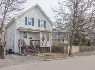 9 Pine St, Swampscott, MA 01907