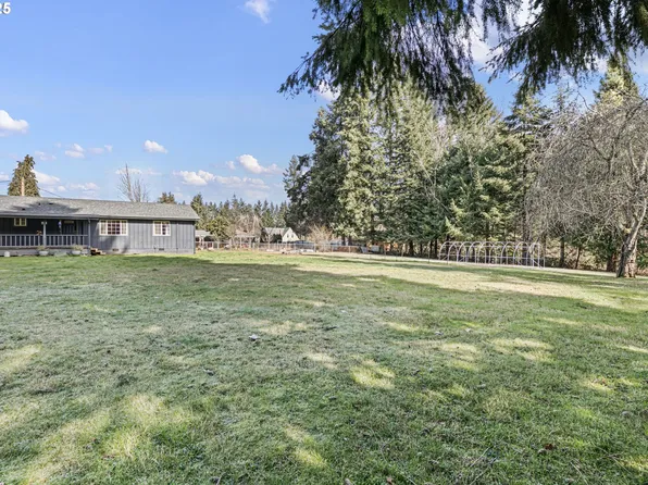 32121 Nichols Ln, Cottage Grove, OR 97424