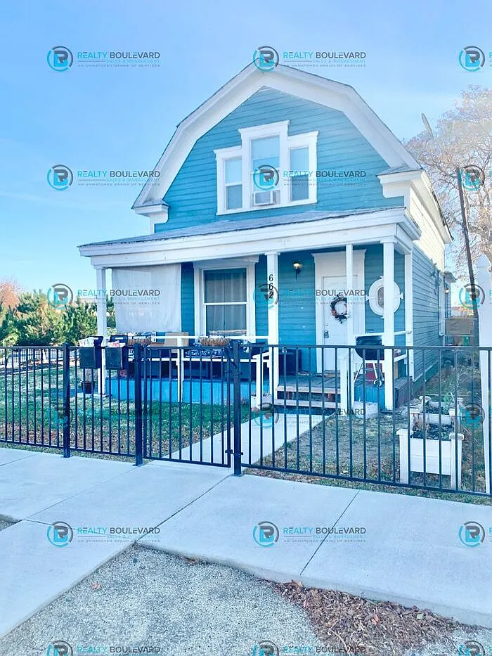 Building Photo - 662 Eureka Ave