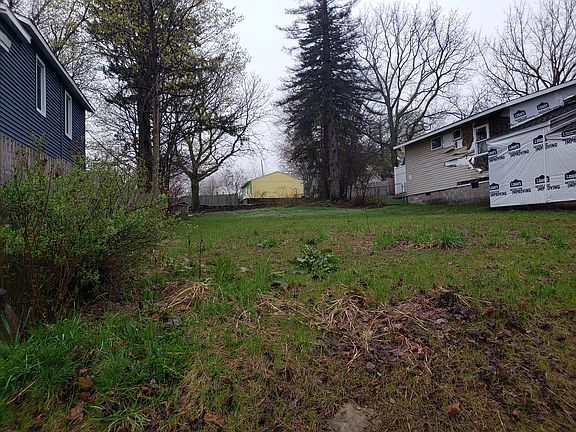 4th image of 80 Tallman St