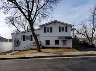 100 Deerfield Ave, Piscataway, NJ 08854