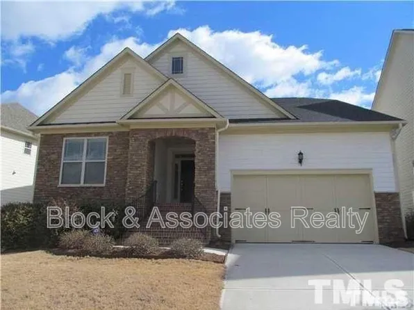 706 Weavers Ridge Dr, Cary, NC 27519