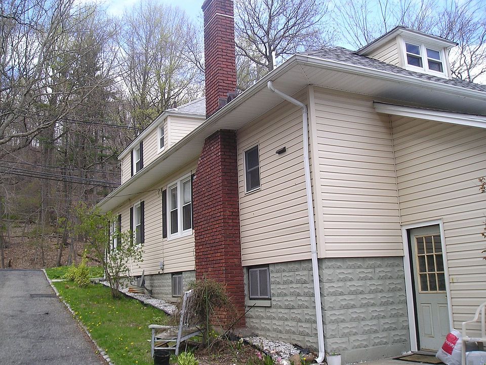 1st image of 1474 Pleasant Valley Way