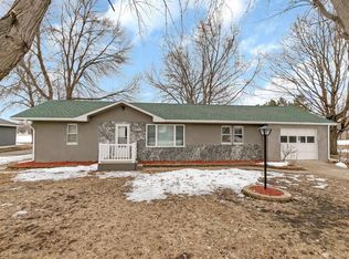 308 Chinook Ave SW, Avon, MN 56310