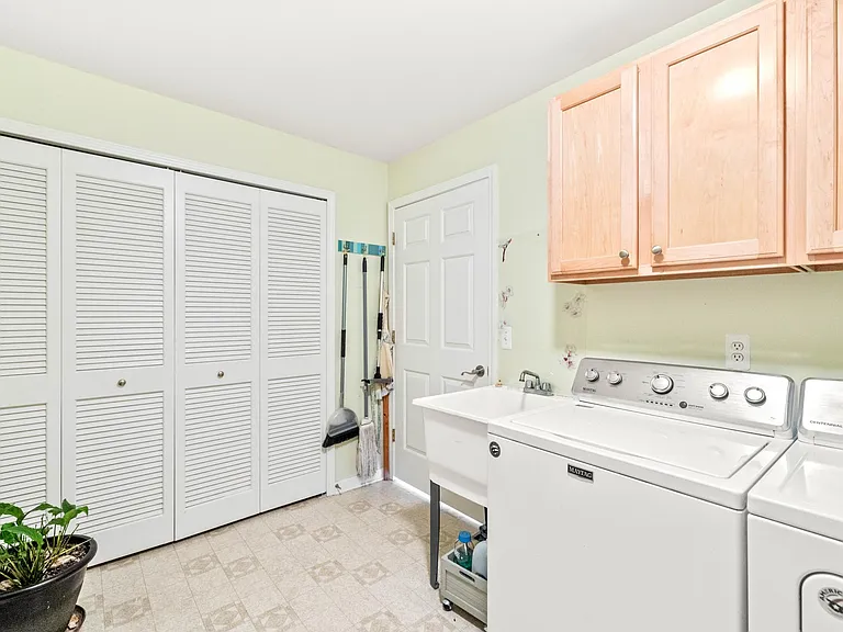 28373 Carlton Way Dr — Photo 8