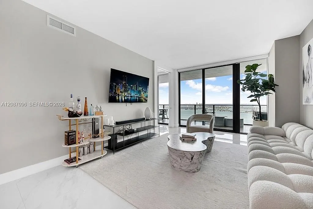 Paraiso Bay Condo — Photo 2