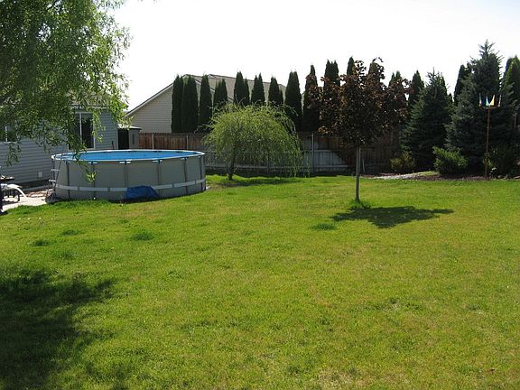 2nd image of 8411 Piccadilly Dr