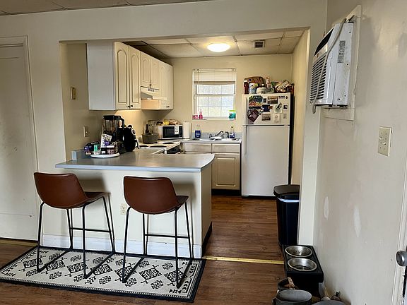2nd image of 417 Forest Ave #A
