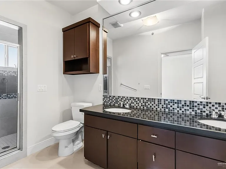 3016 S L St #2 — Photo 13