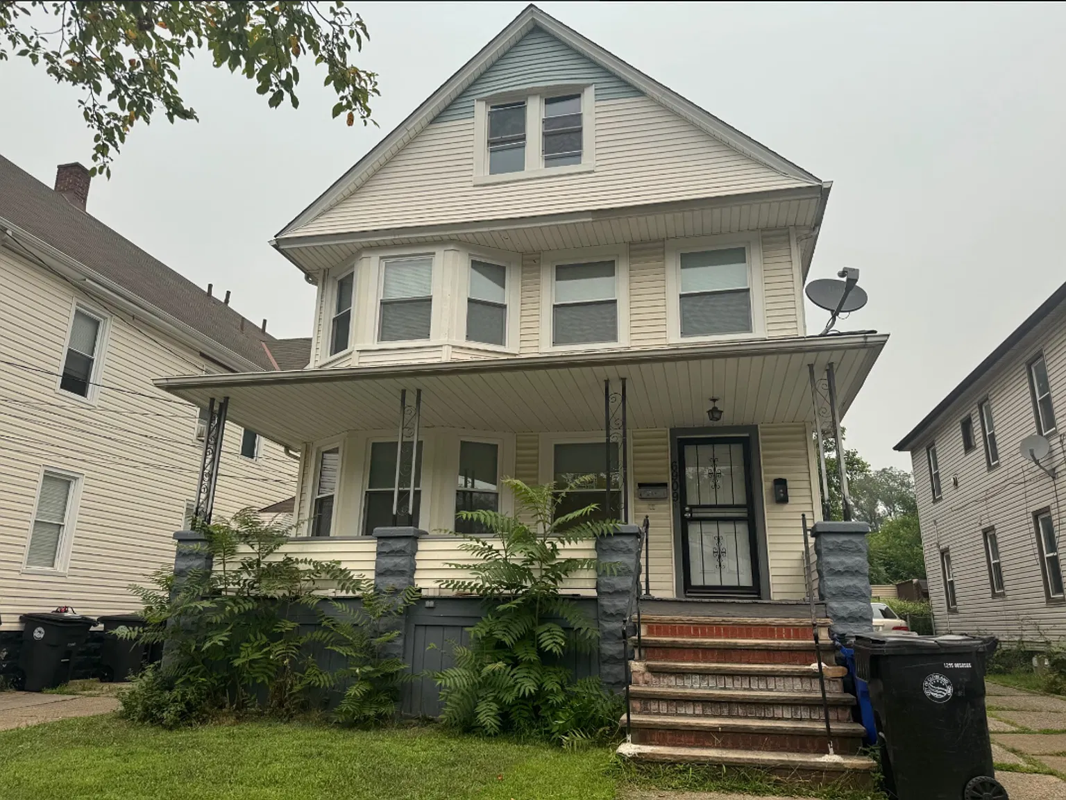 Charming 2-Bedroom Property in Prime Location — Photo 1