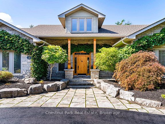 2nd image of 2 Evergreen Rd