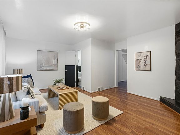 3rd image of 1907 Fox Way