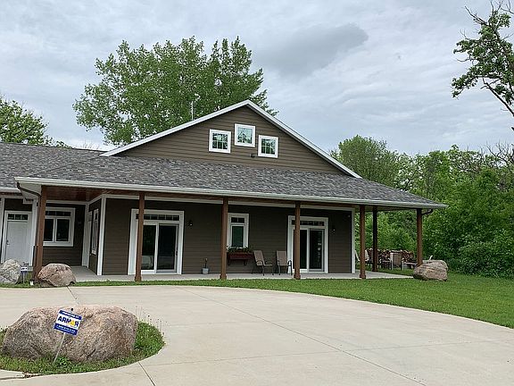 Circle concrete driveway