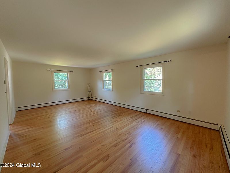 4th image of 3 Huckleberry Lane