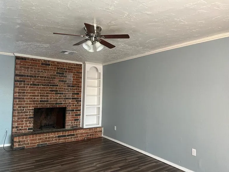 4803 NW Floyd Ave — Photo 10