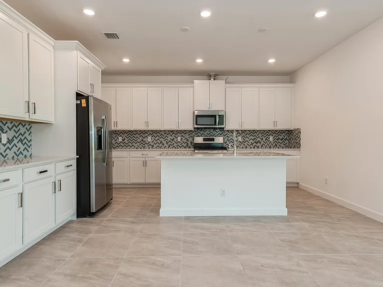 1252 Haywagon Trl — Photo 2